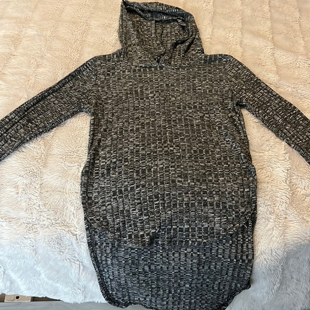 S hooded long sleeve